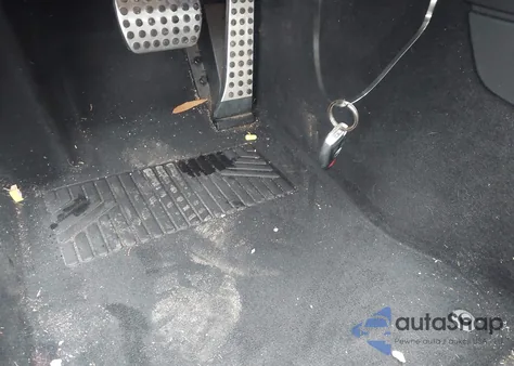 2014 Mercedes-Benz E 350 z USA, uszkodzony, nr VIN WDDKJ5KB5EF253844